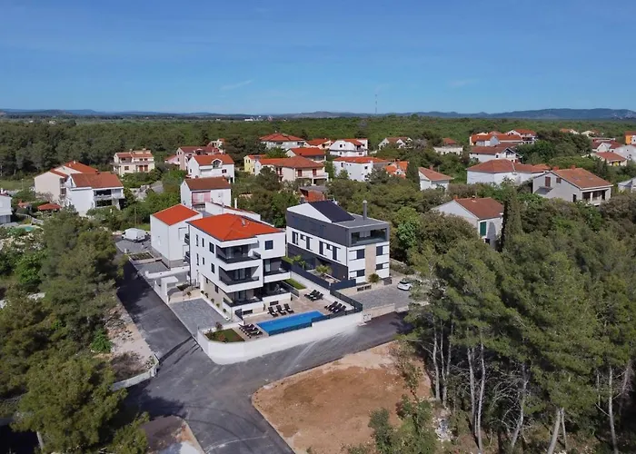 Villa Ankora 1 With Heated Pool
