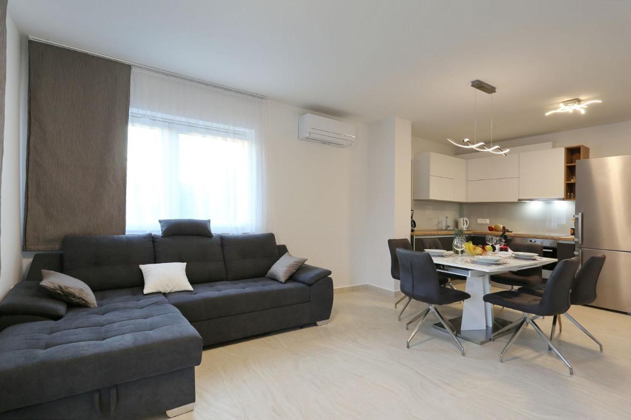 Ankora 1 With Heated Pool Apartment