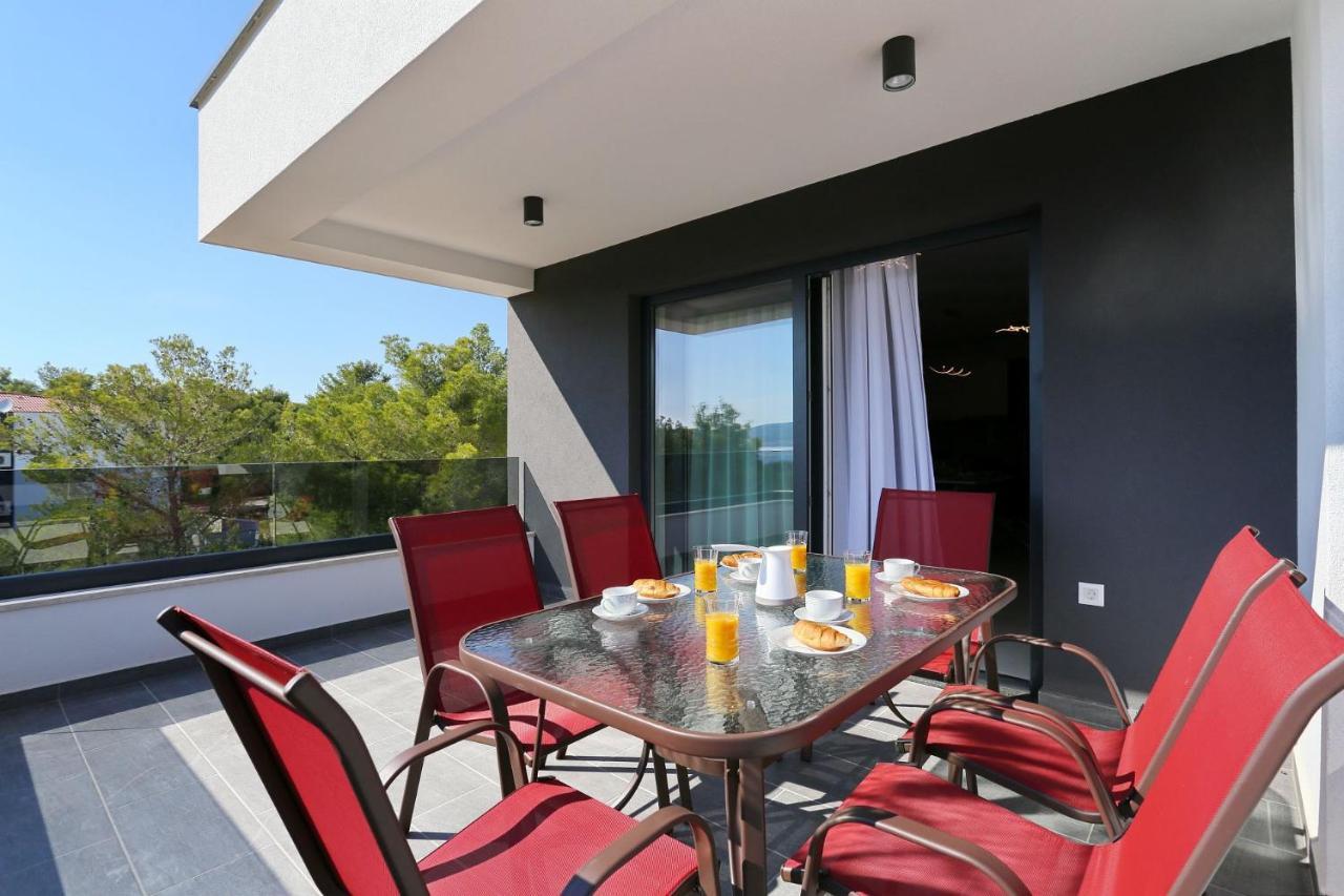 Apartment Ankora 1 With Heated Pool Biograd Na Moru