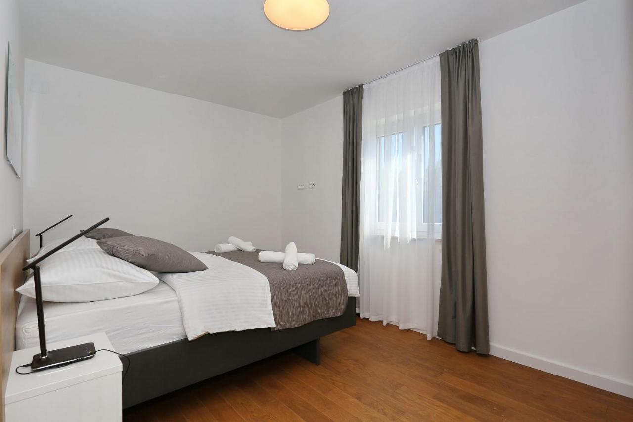 Apartment Ankora 1 With Heated Pool Biograd Na Moru