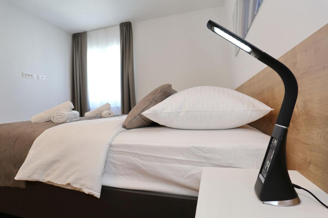 Ankora 1 With Heated Pool Apartment Biograd Na Moru