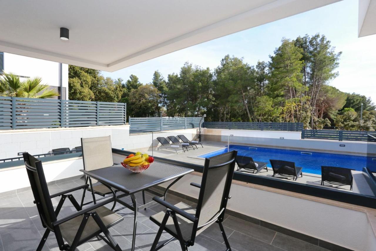 Apartment Ankora 1 With Heated Pool Biograd Na Moru