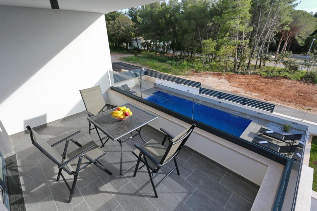 Apartment Ankora 1 With Heated Pool Biograd Na Moru