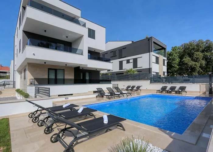 Villa Ankora 1 With Heated Pool