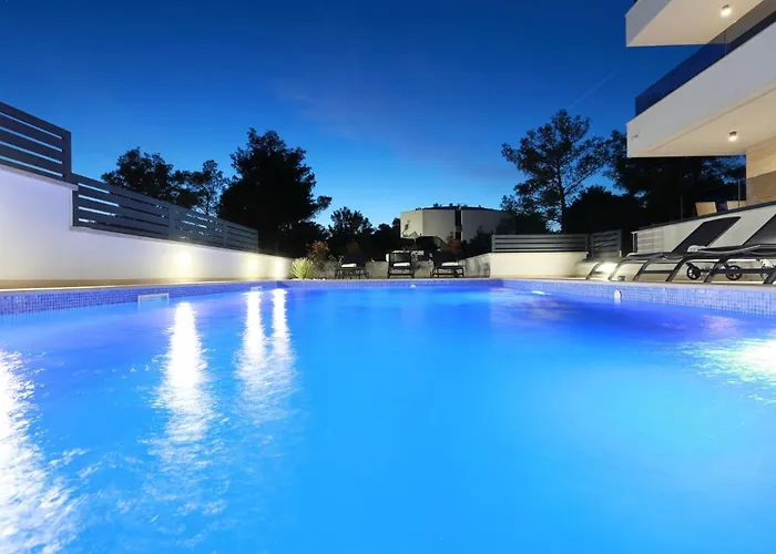 Villa Ankora 1 With Heated Pool