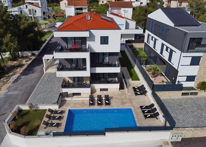 Villa Ankora 1 With Heated Pool