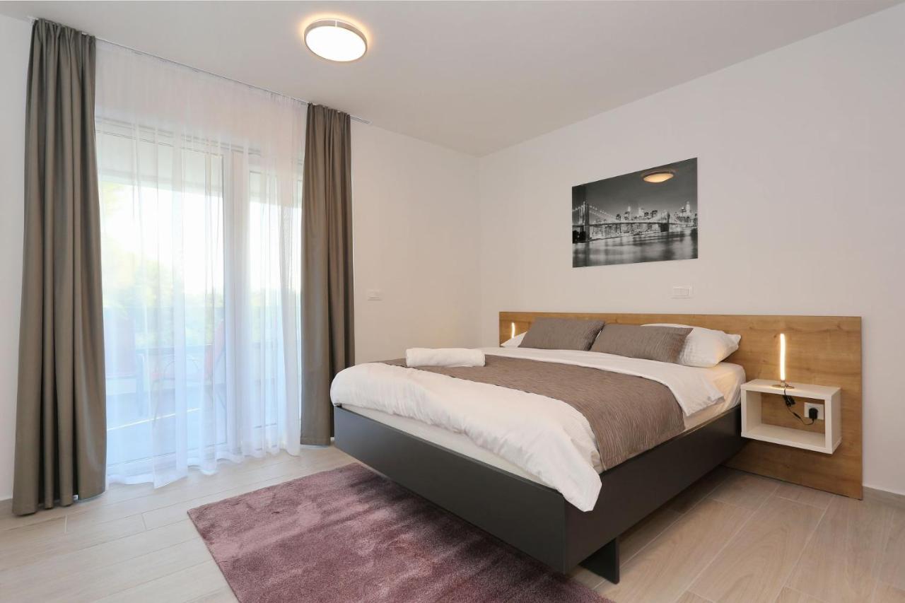 Ankora 1 With Heated Pool Apartamento Biograd Na Moru